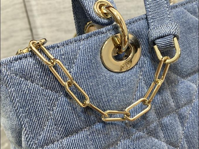 2025228Y550P21578623