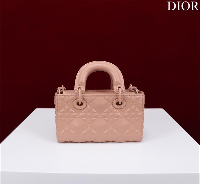 2025228Y650P204352642