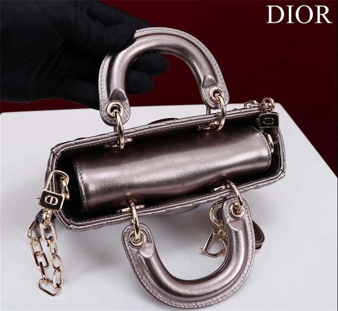 2025228Y650P204352831