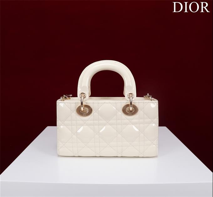 2025228Y650P204353744