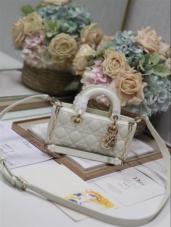 2025228Y650P204353870