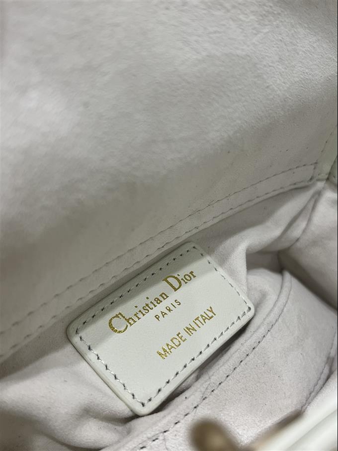 2025228Y650P215710241