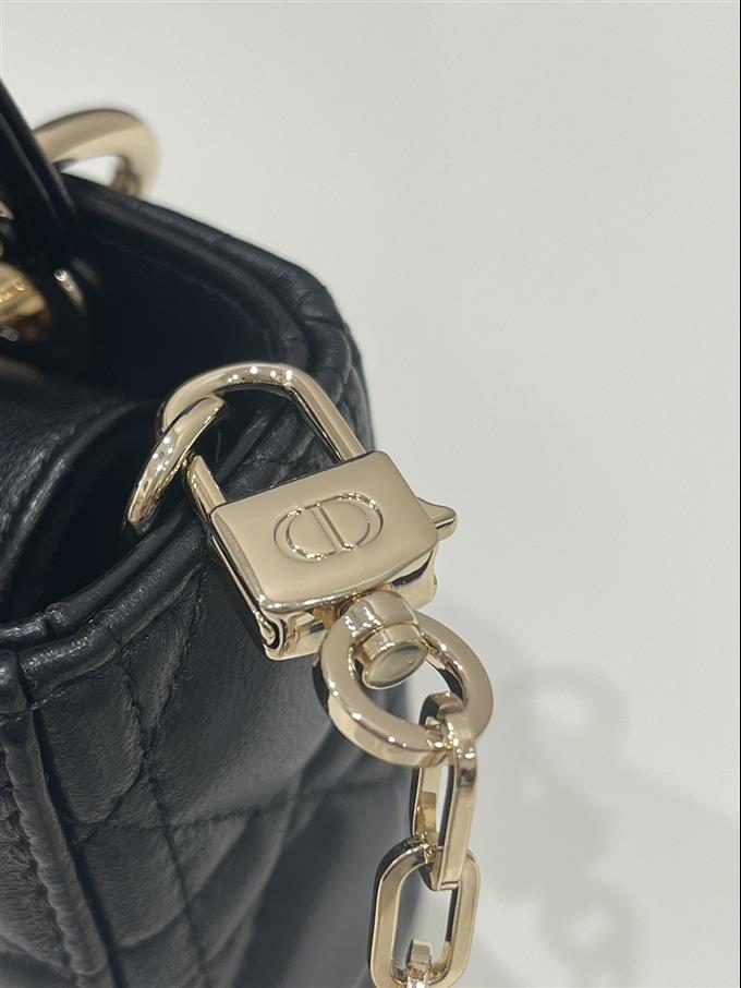 2025228Y650P215710569