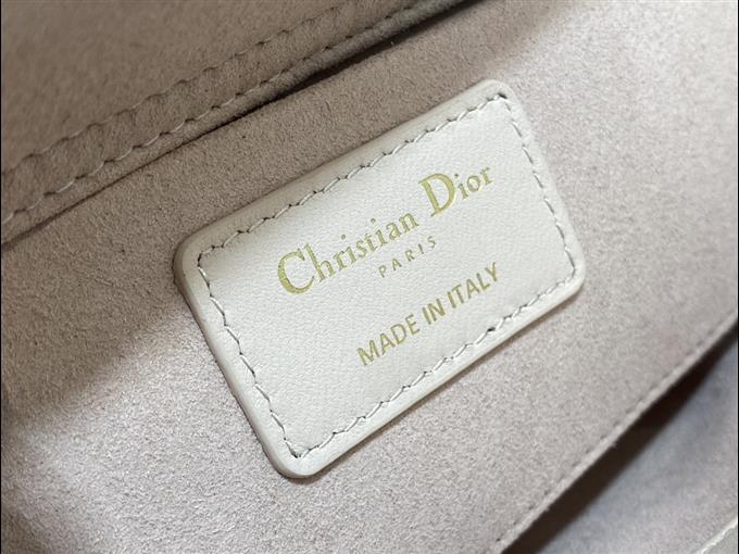 2025228Y650P21579539