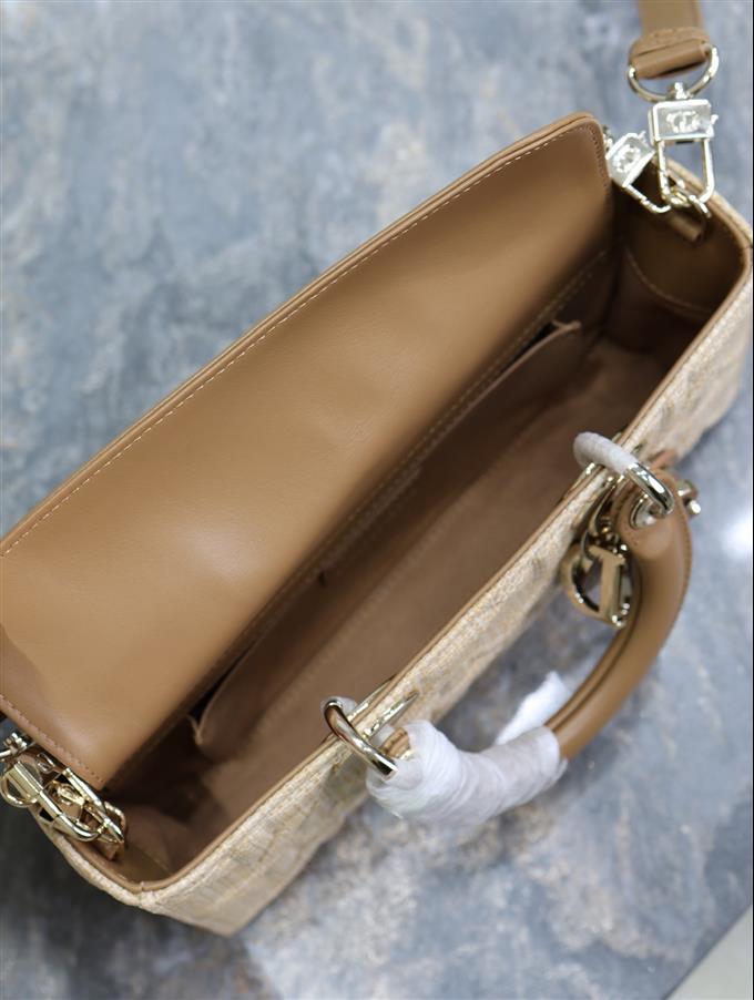 2025228Y680P20457318