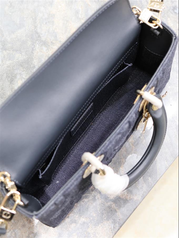 2025228Y680P20457461