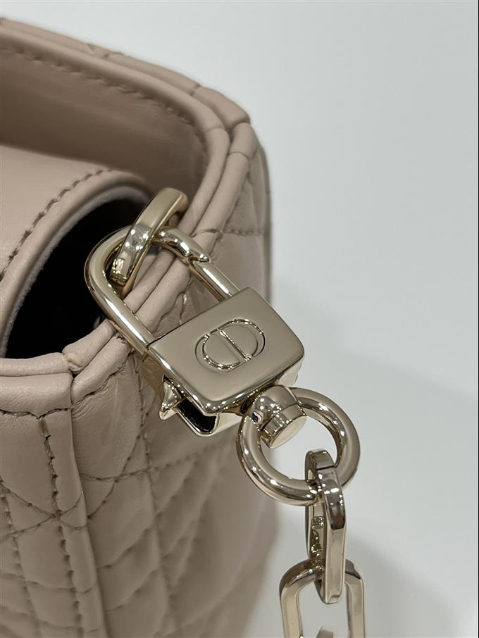 2025228Y680P215710989