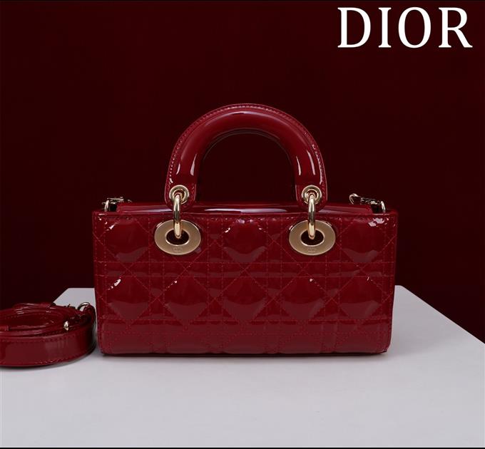 2025228Y700P204356421