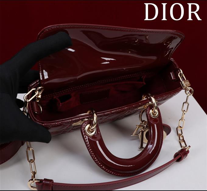 2025228Y700P204356611