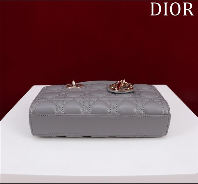 2025228Y700P204358828