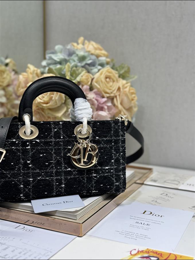 2025228Y700P20444549