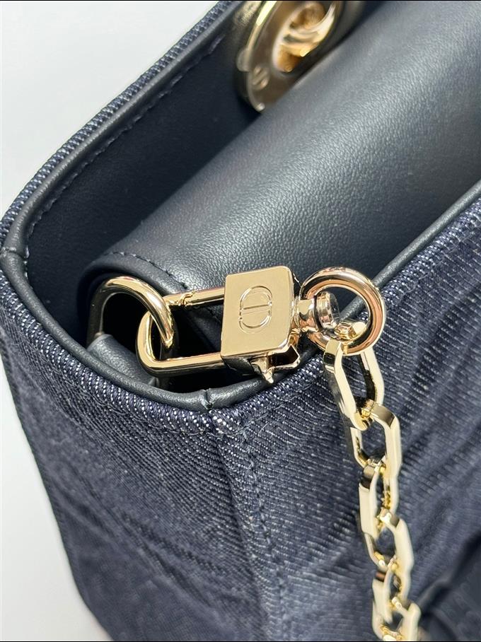 2025228Y700P204512831