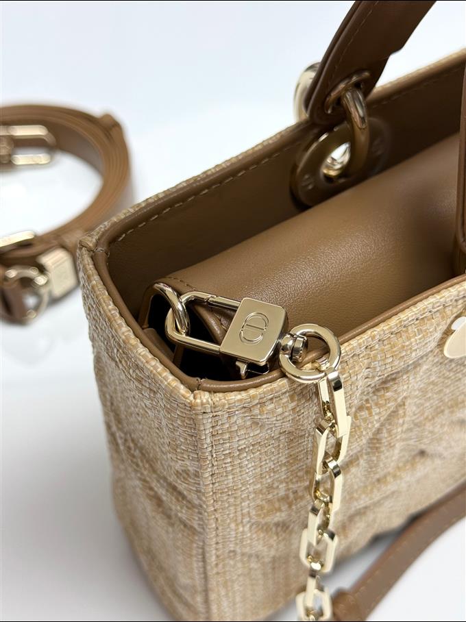 2025228Y700P204512973