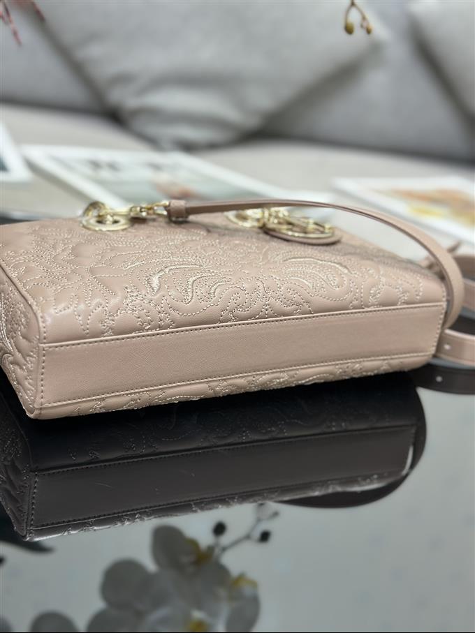 2025228Y700P204513664