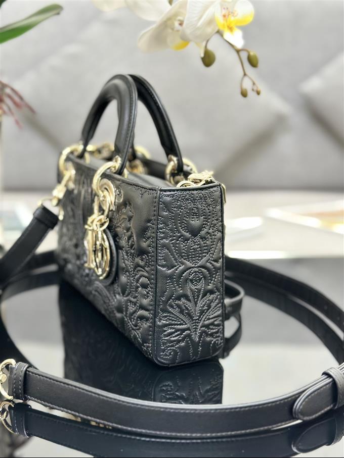 2025228Y700P204513807