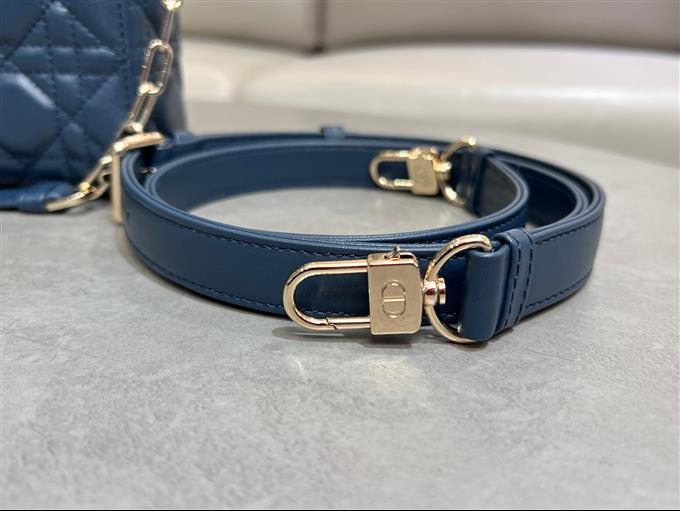 2025228Y700P20451531