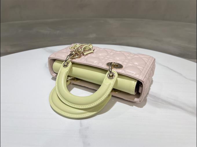 2025228Y700P204515715