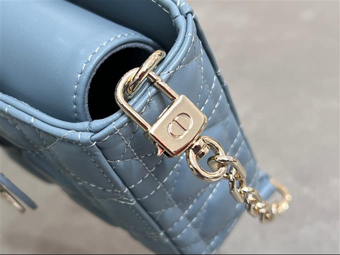 2025228Y700P20451577