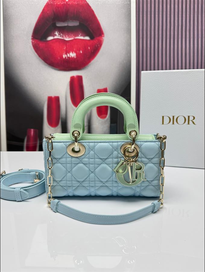 2025228Y750P20444677