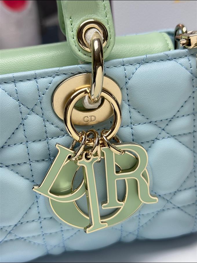 2025228Y750P20444739