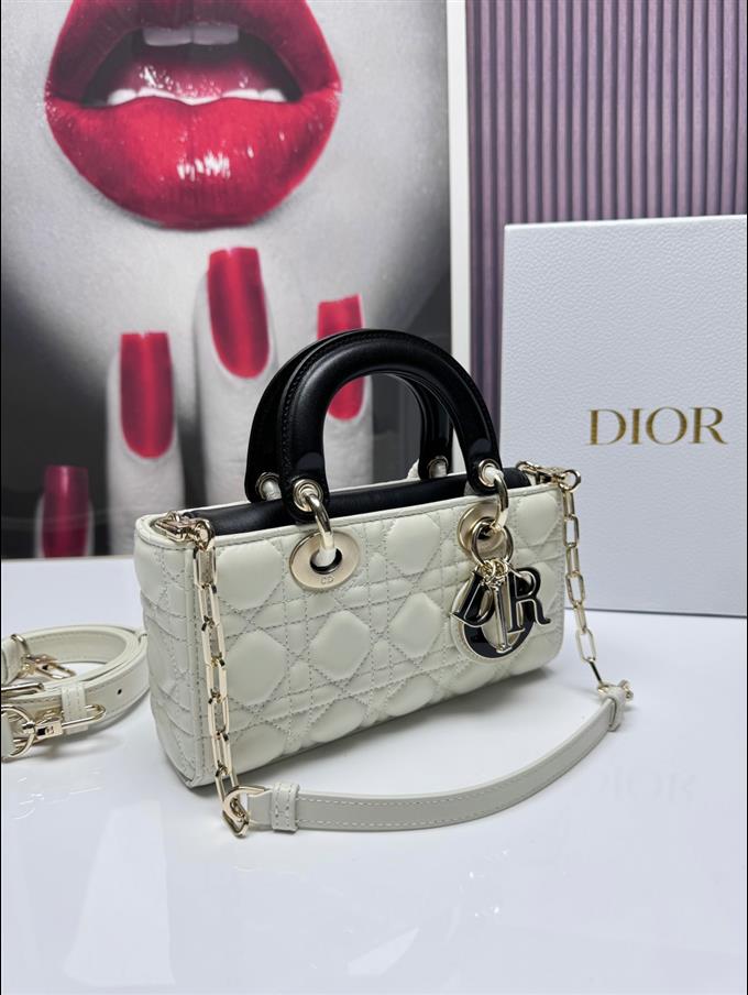 2025228Y750P20444832