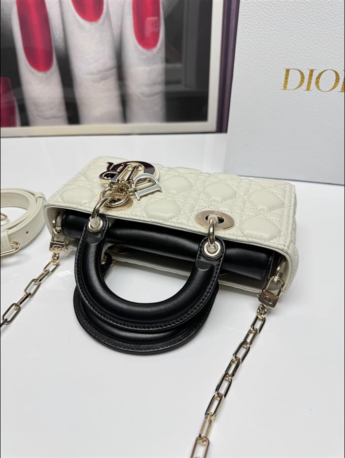 2025228Y750P20444864