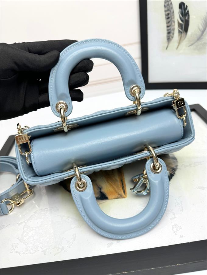 2025228Y750P204515810