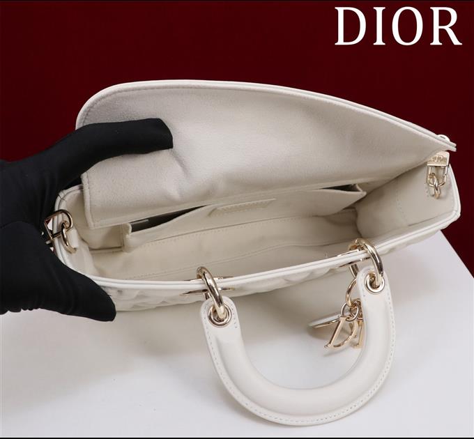 2025228Y750P215712868