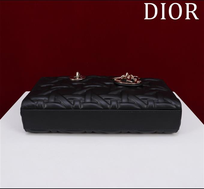 2025228Y750P215712978