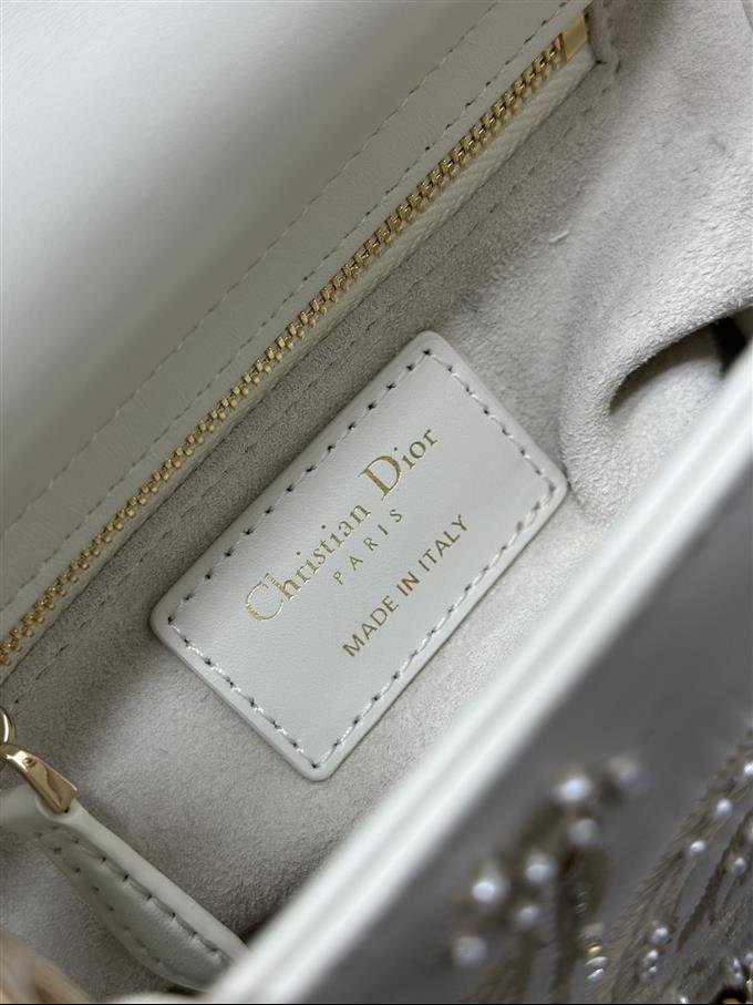 2025228Y1000P211858120