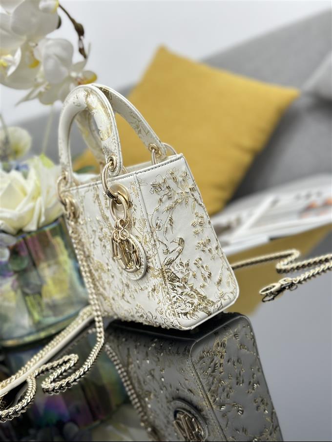 2025228Y1050P211854639