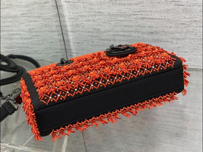 2025228Y1400P205547628