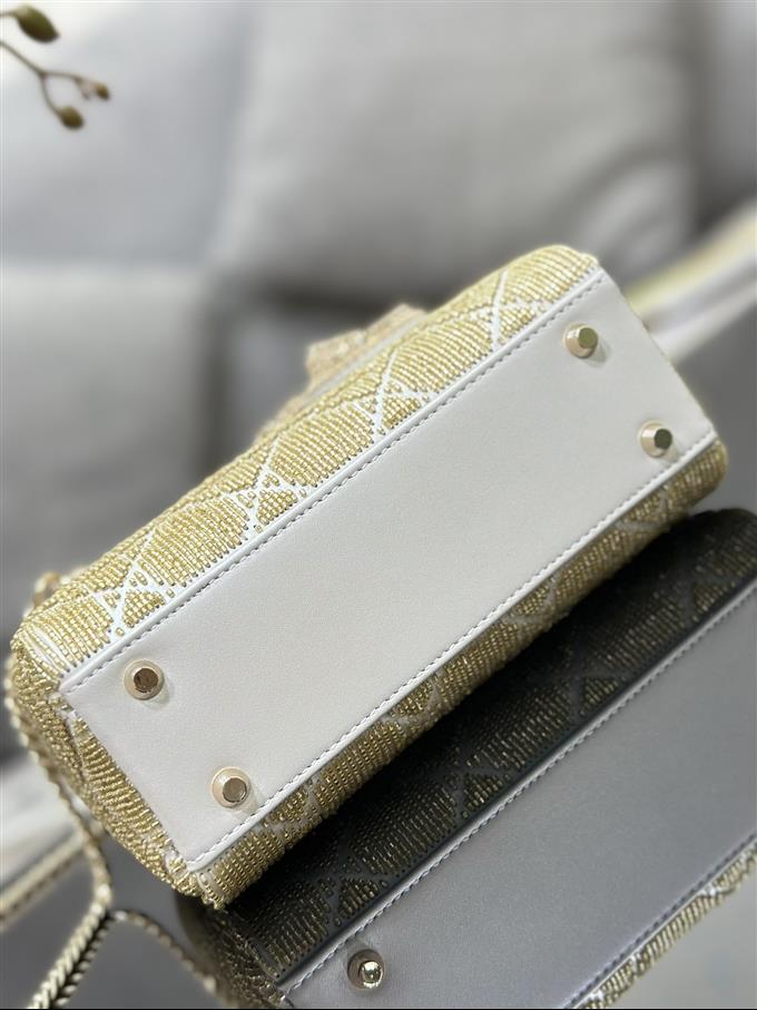 2025228Y1400P211855217