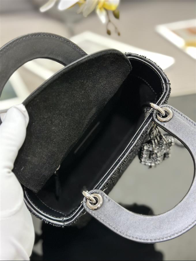 2025228Y1400P211855423