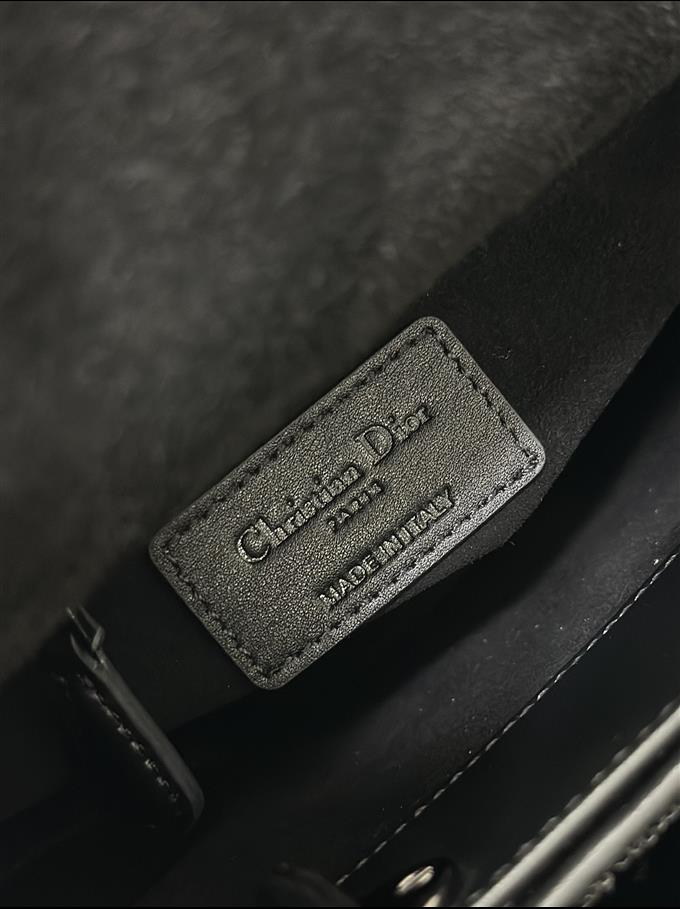 2025228Y1400P211855439