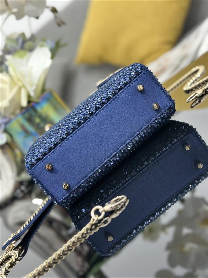 2025228Y1460P211859186