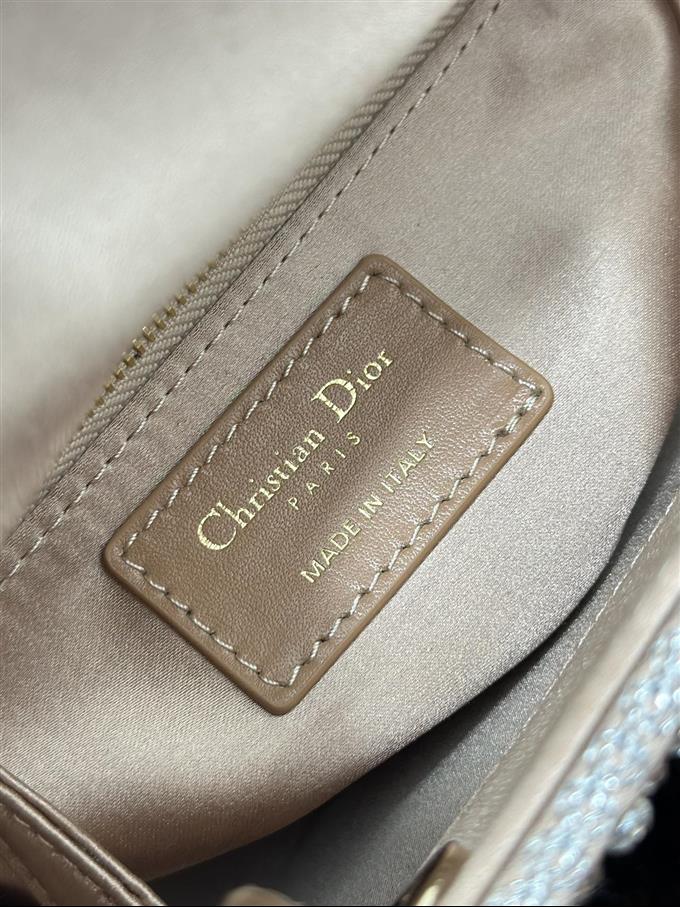 2025228Y1460P211859405