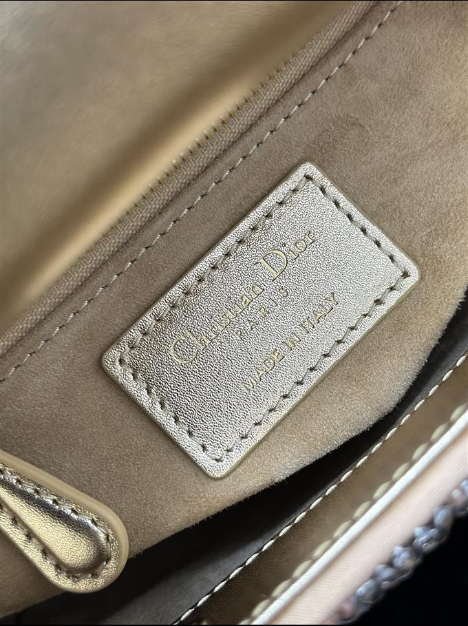 2025228Y1650P211855722