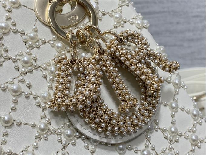 2025228Y1750P205548415