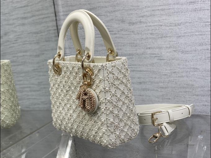 2025228Y1750P205548462