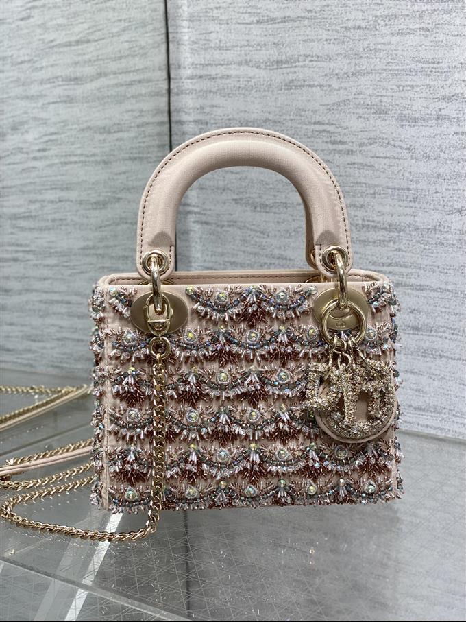 2025228Y1780P205548541