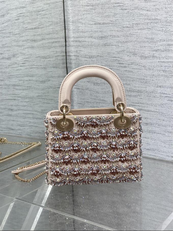 2025228Y1780P205548586