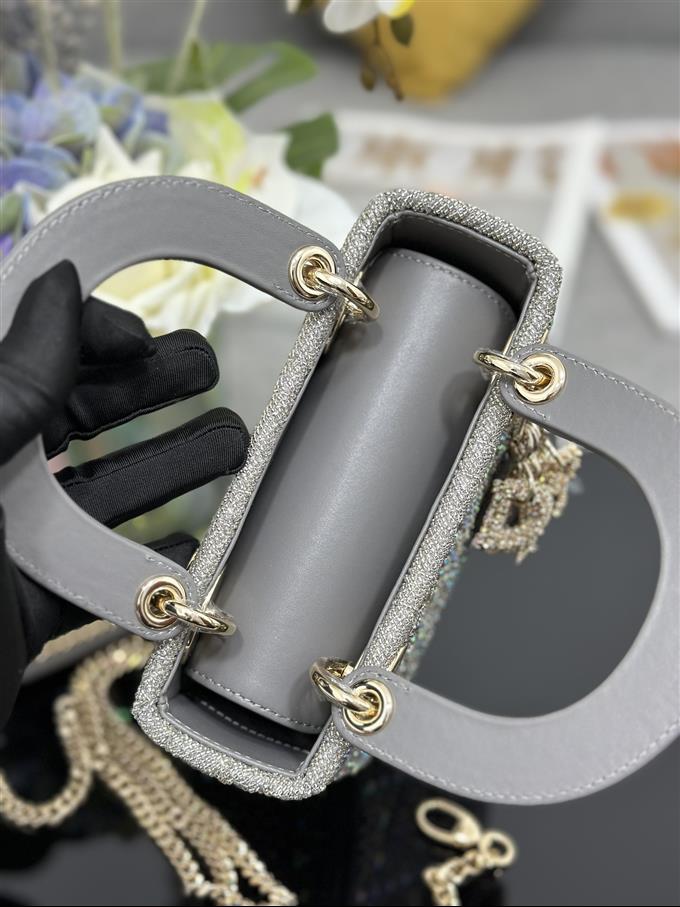 2025228Y1900P211859658