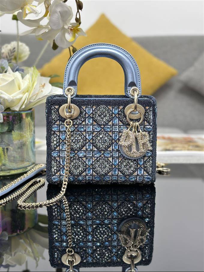 2025228Y1900P211859706