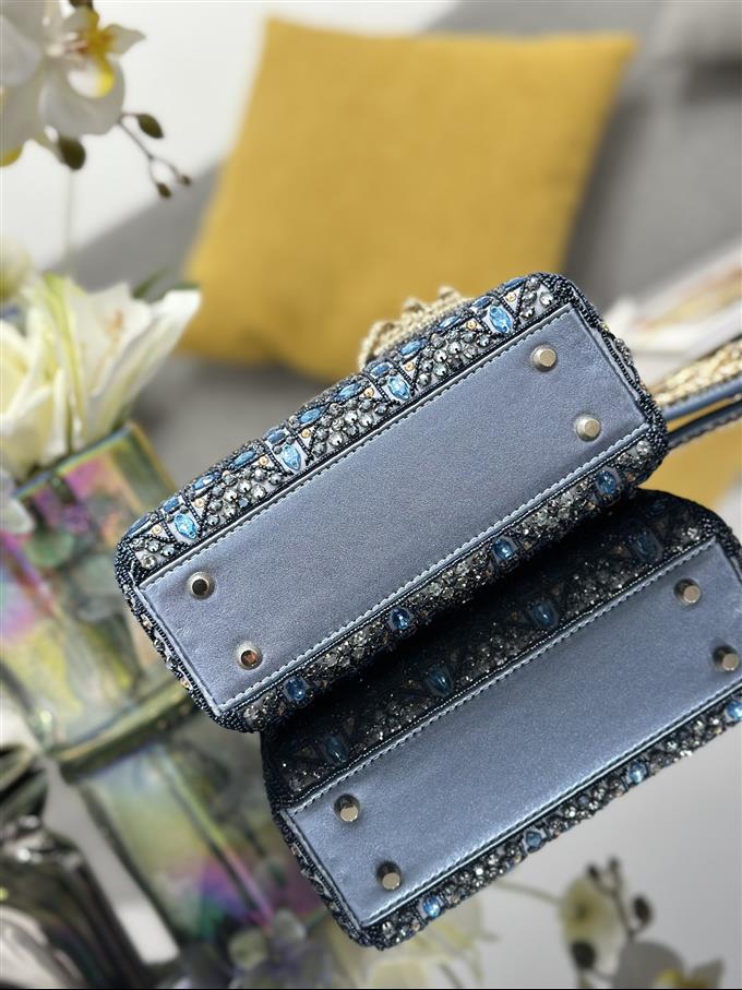 2025228Y1900P211859754