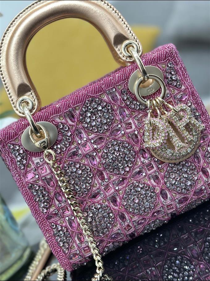 2025228Y1900P211859913