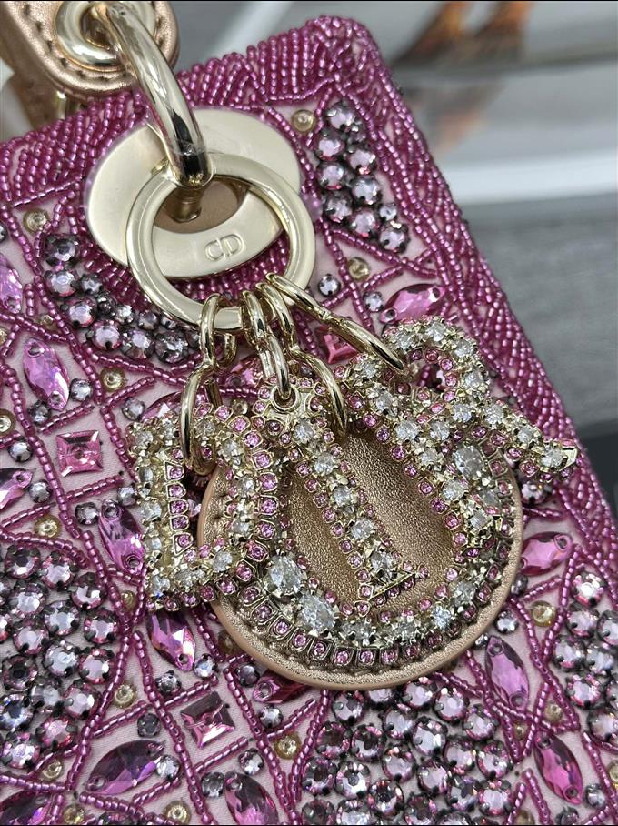 2025228Y1900P211859929