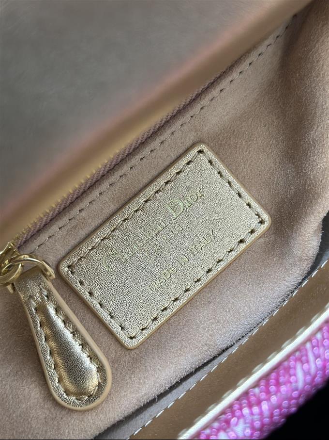 2025228Y1900P211859976