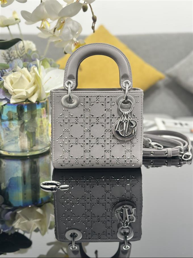 2025228Y500P21185618