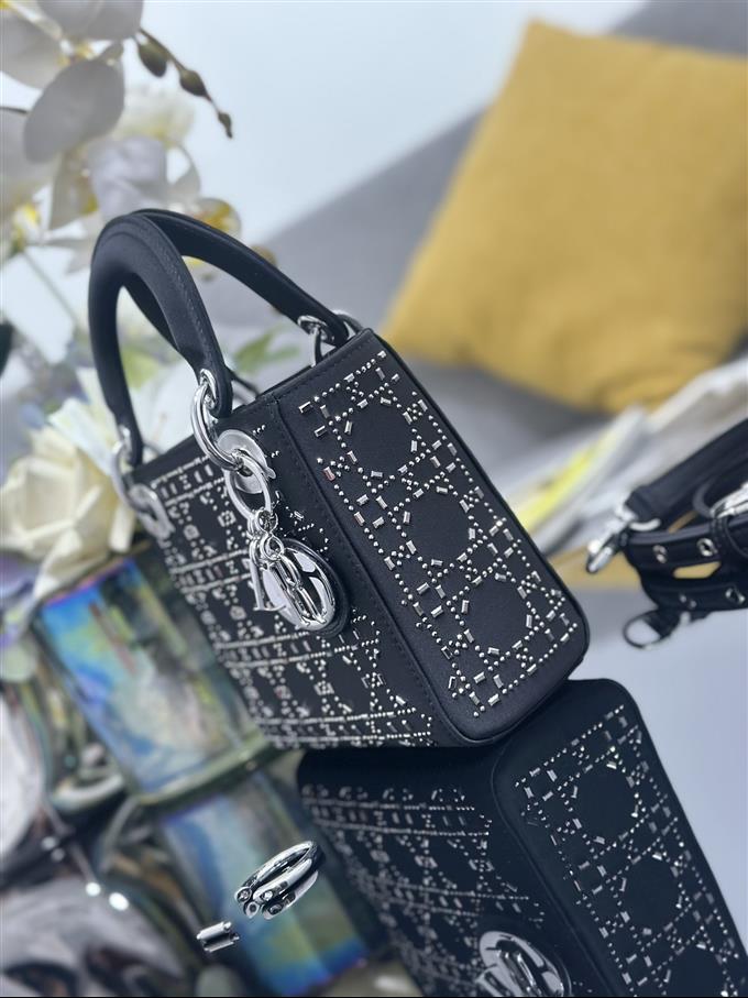 2025228Y500P211856190